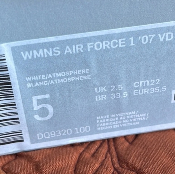 Nike Air Force 1 ‘07 Valentines Day 2022 - Picture 15 of 15